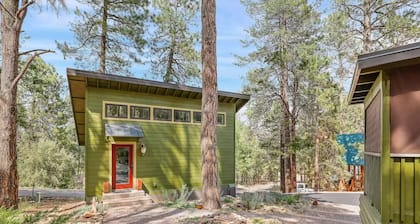 Artist's Studio wake up in the Ponderosa Pines. Grand Canyon, Sedona, Flagstaff.