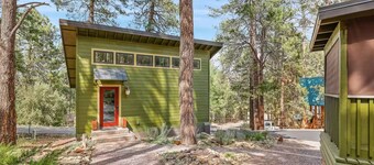 Artist's Studio wake up in the Ponderosa Pines. Grand Canyon, Sedona, Flagstaff.