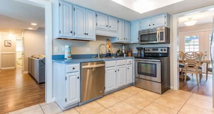 Gorgeous 4-bedroom home ~ Pool, hot tub, fire pit & 2 King beds!