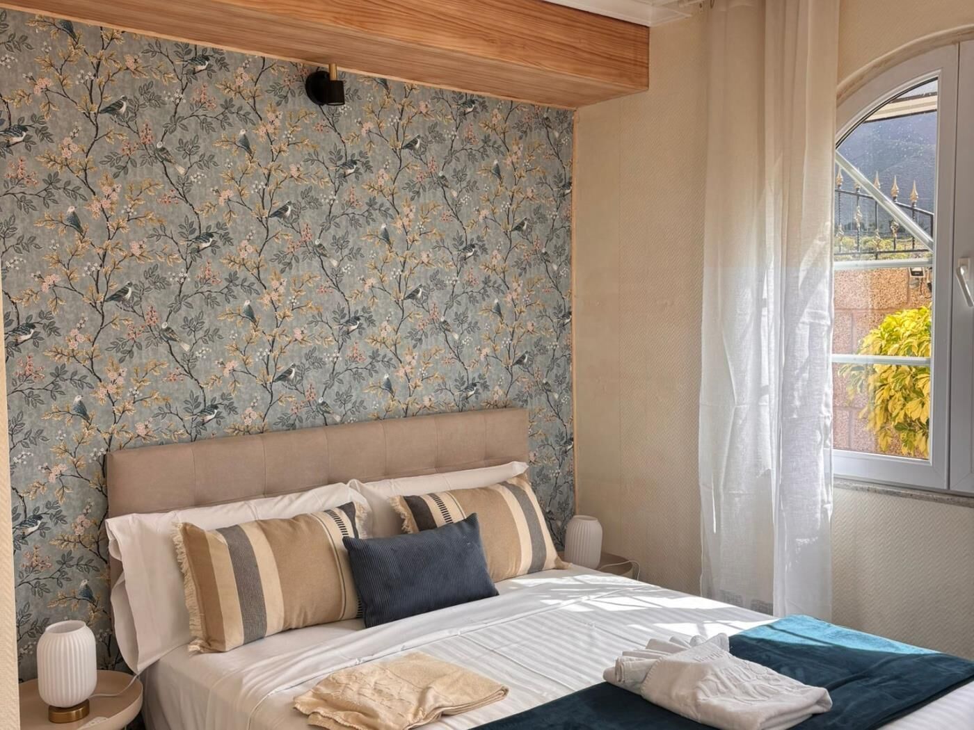 4 bedrooms, iron/ironing board, Internet, bed sheets