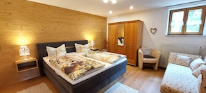 1 bedroom, internet, bed sheets