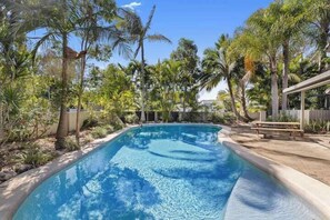 Pool - Unit 13 - Stylish Townhouse, private courtyard walk to beach (Noosaville)