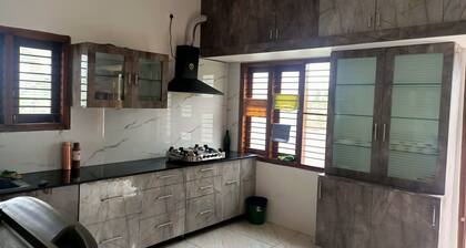 1 BK Pleasant place 4 Families, Friends, Couples, with free parking.