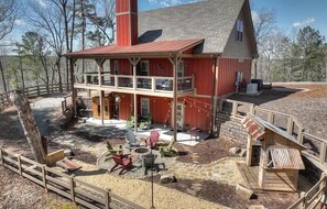 Property grounds - Mins to Blue Ridge Fire Pit Fully Fenced Backyard Perfect for Pets WineriesClose (Ellijay)