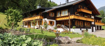 Apartment with balcony and lots of privacy