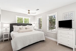 5 bedrooms, WiFi, bed sheets - INQUIRE ABOUT 2026!! EARLY BIRD PRICING - HALF ACRE, PRIVATE POOL, PETS OK, 30A! (Santa Rosa Beach)
