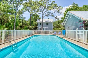 Outdoor pool - INQUIRE ABOUT 2026!! EARLY BIRD PRICING - HALF ACRE, PRIVATE POOL, PETS OK, 30A! (Santa Rosa Beach)