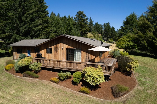 Welcome!  Falcons Perch in the Redwoods Awaits you!  Professionaly Managed by Casago Redwood Coast.