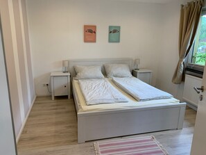 1 chambre, fer et planche à repasser, accès au Wi-Fi (inclus)