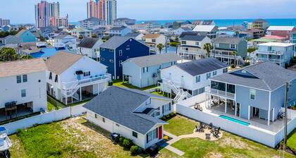 Dog-friendly spacious home in beachside locale with game room, washer/dryer, AC