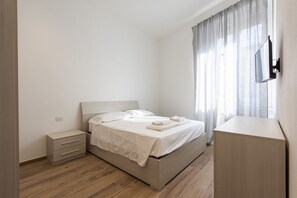2 bedrooms, iron/ironing board, WiFi, bed sheets - Casa Vittoria for rent in Florence by Mmega (Firenze)