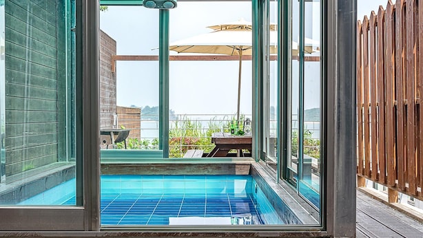 Basic Room, 1 Bedroom (S10 (Oceanview)) - Taean Jajagnamu Resort (Taean)