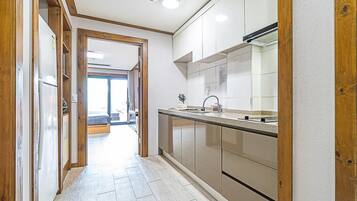 Basic Room, 1 Bedroom (S10 (Oceanview)) | 1 bedroom, free WiFi