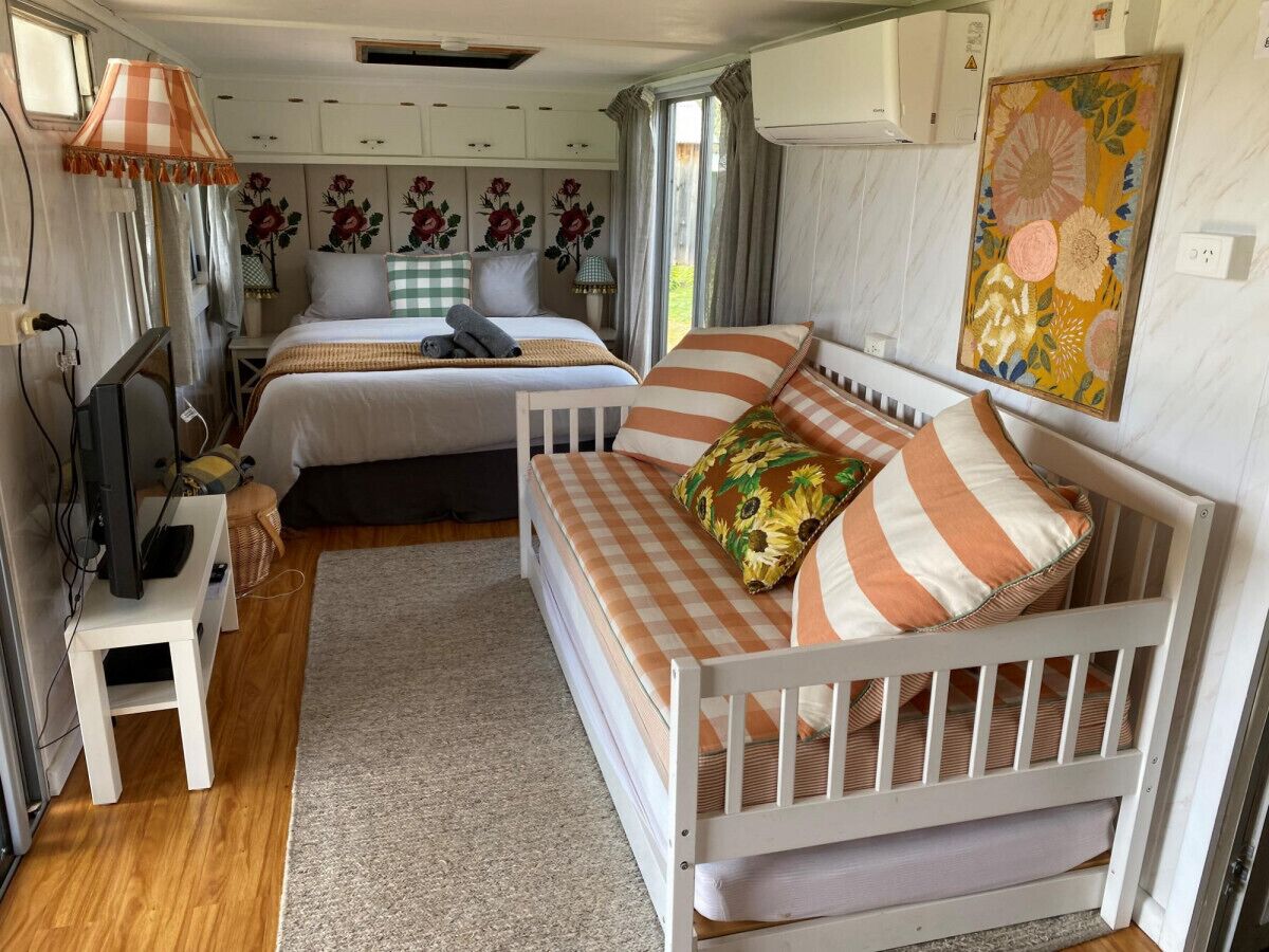 1 bedroom, desk, free WiFi, bed sheets