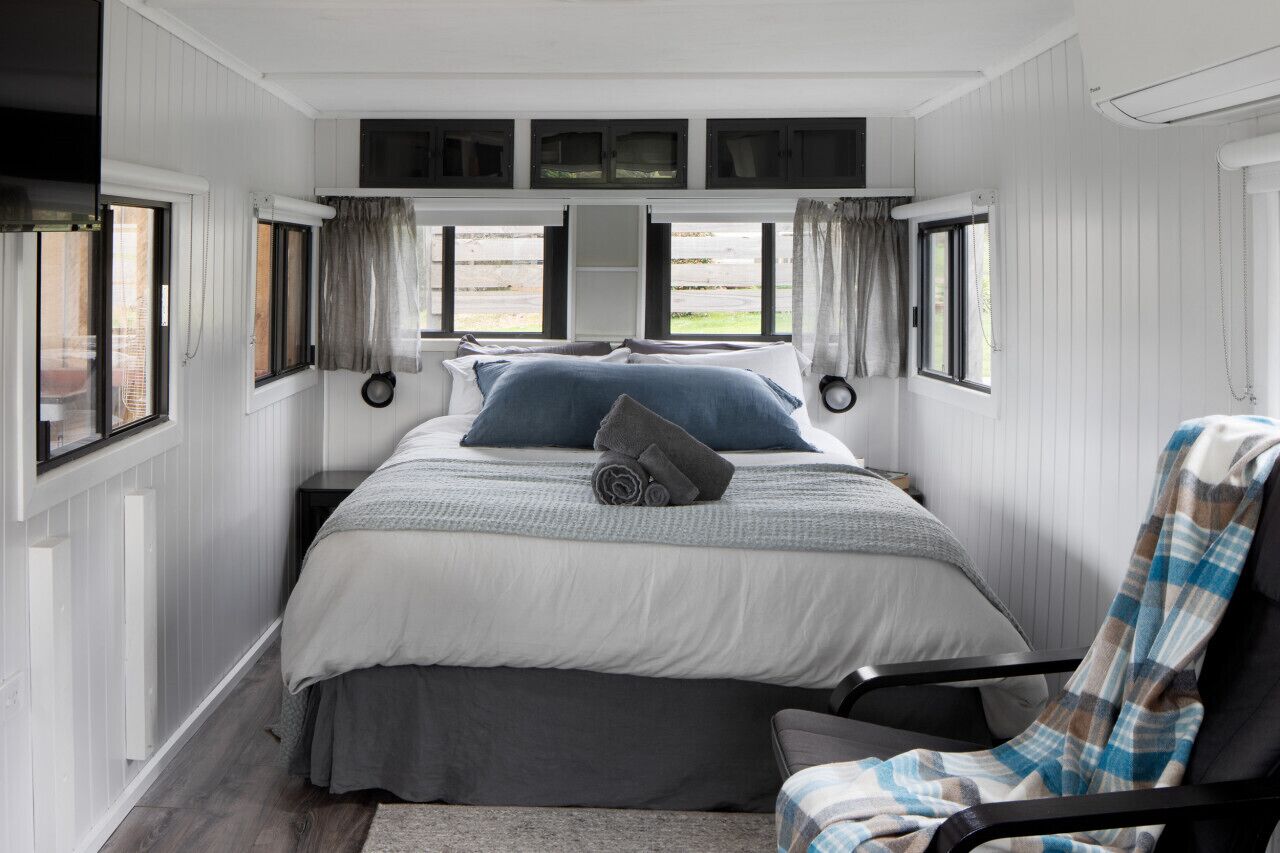 1 bedroom, desk, WiFi, bed sheets