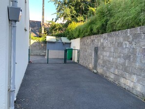 Enceinte de lâhĂ©bergement