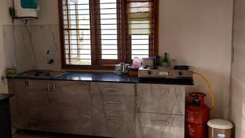 Fridge, microwave, stovetop, electric kettle