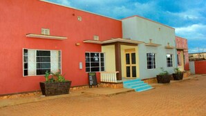 Front of property - Rochester Guest House (Jinja)