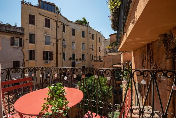 Unclassified image, 1 of 27, button