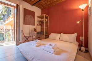 Unclassified image, 4 of 27, button