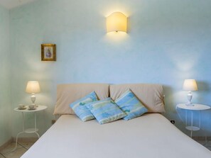 8 bedrooms, internet