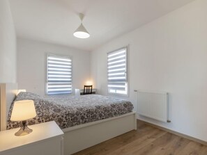 3 bedrooms, free internet