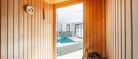 Innenpool, beheizter Pool