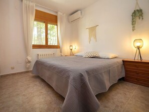 3 bedrooms, Internet