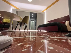 Interior - Rettifilo 311 (Naples)