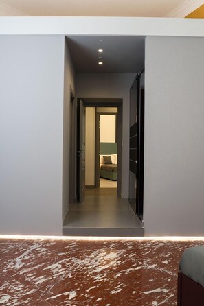 Interior - Rettifilo 311 (Naples)