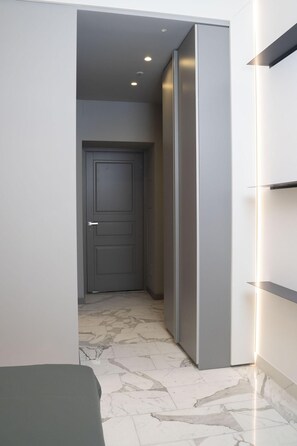 Interior - Rettifilo 311 (Naples)