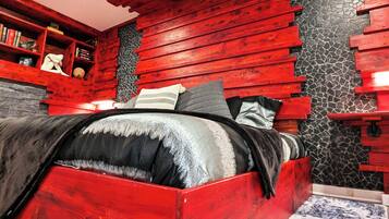 3 bedrooms, desk, iron/ironing board, free WiFi