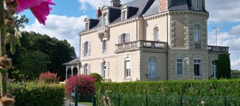 Cottage (Ecurie sleeps 6) in the grounds of a magnificent Chateau
