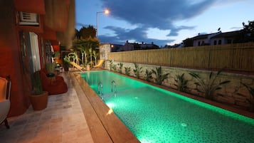 Piscine extérieure (ouverte en saison)