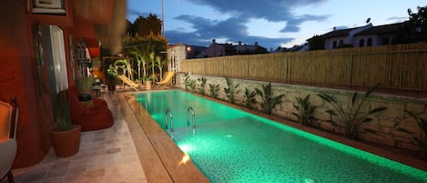 Seasonal outdoor pool