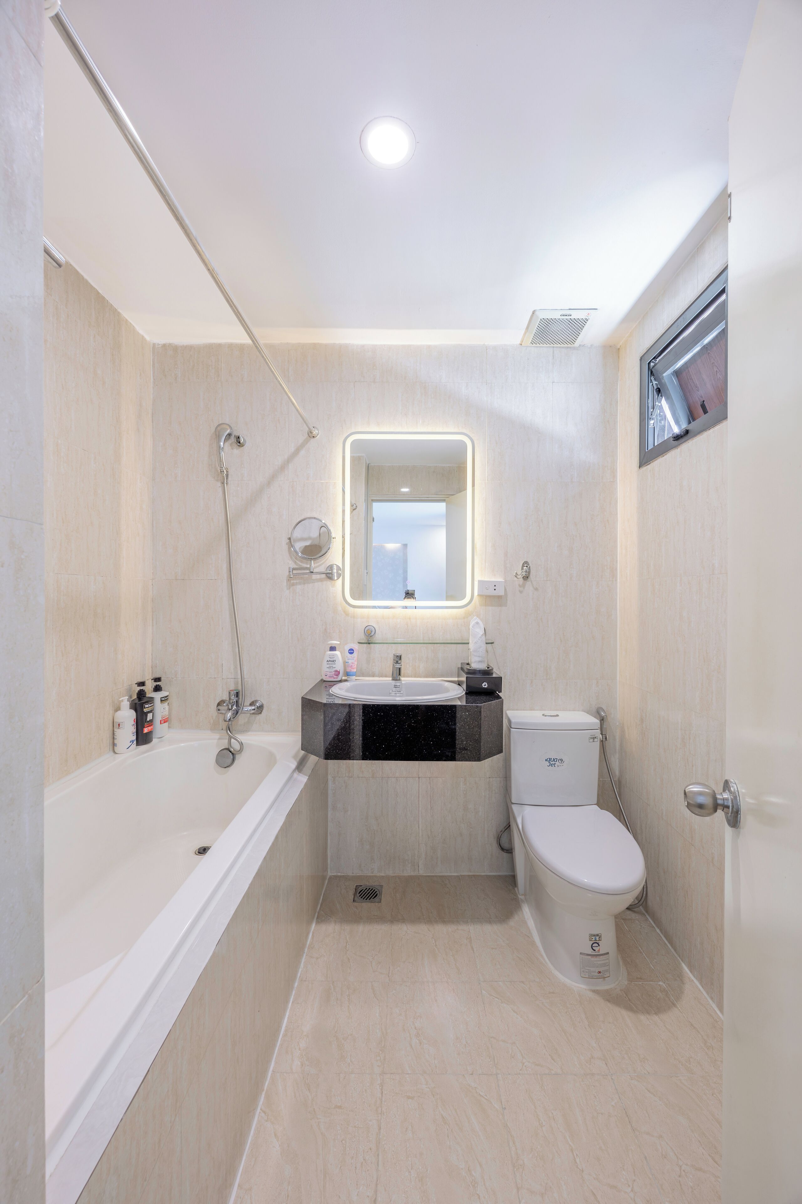 슈피리어 더블룸 | 욕실 | 샤워 시설, 무료 세면용품, 헤어드라이어, 목욕가운