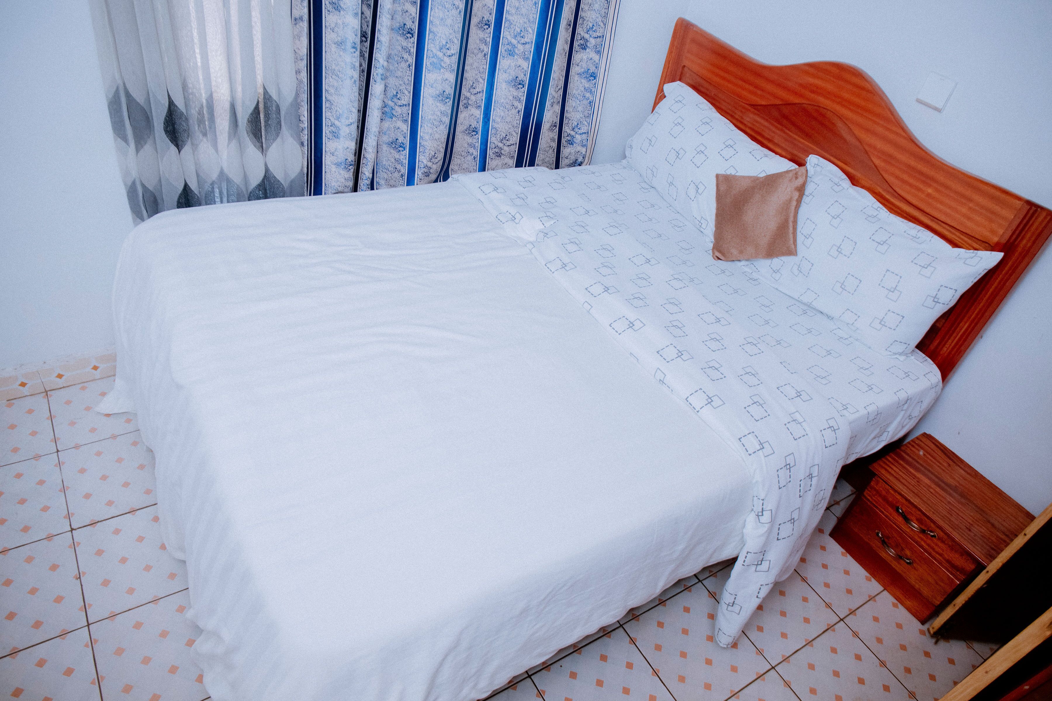 Executive Double Room | Bathroom | Shower, towels