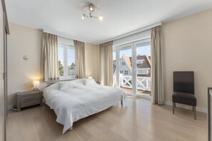 4 bedrooms, iron/ironing board, free WiFi