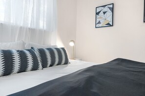 2 bedrooms, WiFi, bed sheets - Green Room at the Broad Avenue (Memphis)