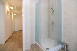 Shower - House 2173/55493 (Istria - Bale), 6500m from the beach (Bale)