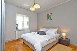 2 bedrooms, internet