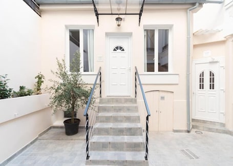 Exterior. Hôtel De La Gare