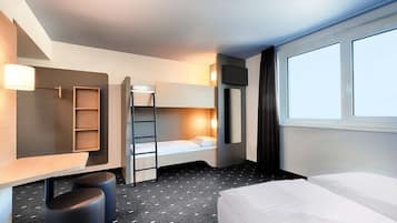 Soundproofing, free WiFi, bed sheets