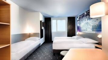 Habitación triple | Sistema de insonorización, wifi gratis, ropa de cama