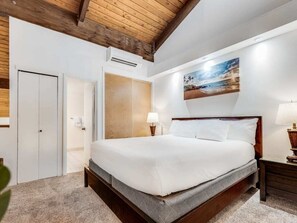 2 bedrooms, iron/ironing board, Internet - Roomy 2-Story w/Updated Kitchen–Kamaole Sands 4403 (KIHEI)