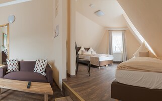 Habitación | Escritorio, wifi gratis, ropa de cama