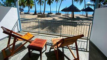 Chambre avec lits jumeaux, vue mer | Balcon