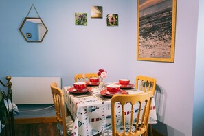 Apartment | Dining
