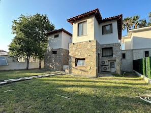Property grounds - Villa Merry - Dalyan Stonehouse with Palmtrees (Muğla)