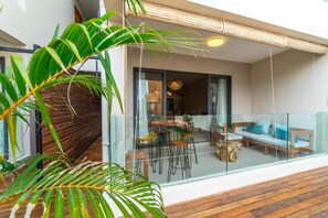 Apartment | Balcony - Immaculate 2-bed Apartment in Pereybere Grand Baie (Grand-Baie)